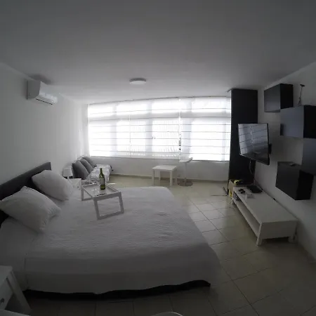 Cristianos Apartmán *