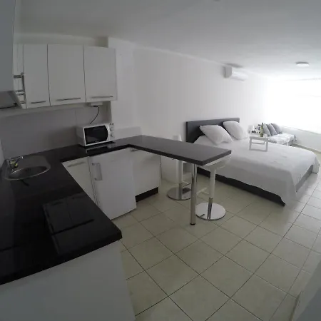 Cristianos Apartmán *