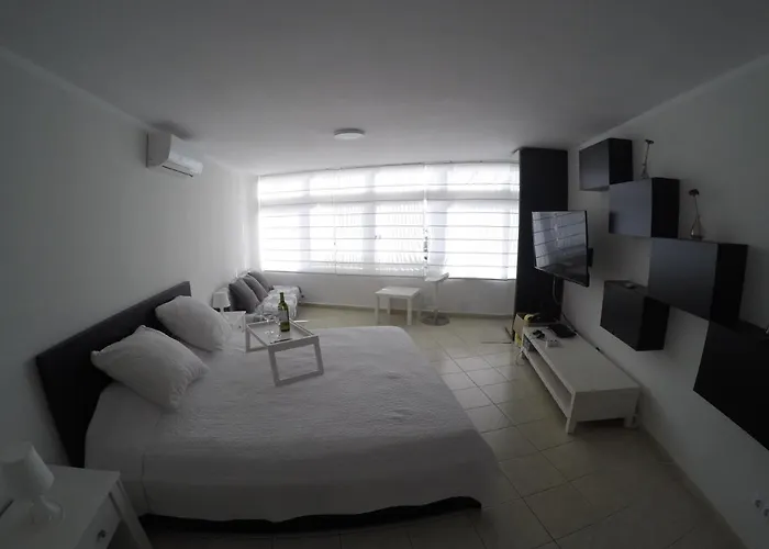 Cristianos Apartment *