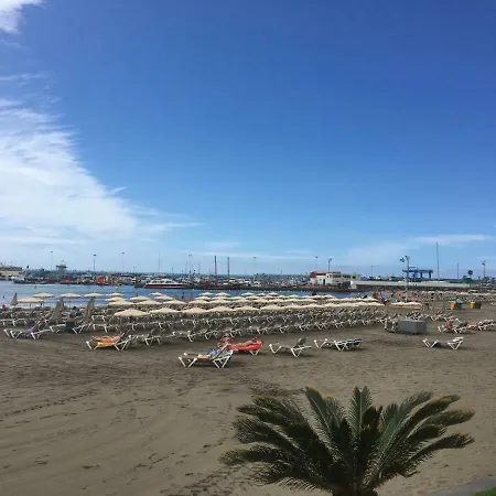 Cristianos Apartman *